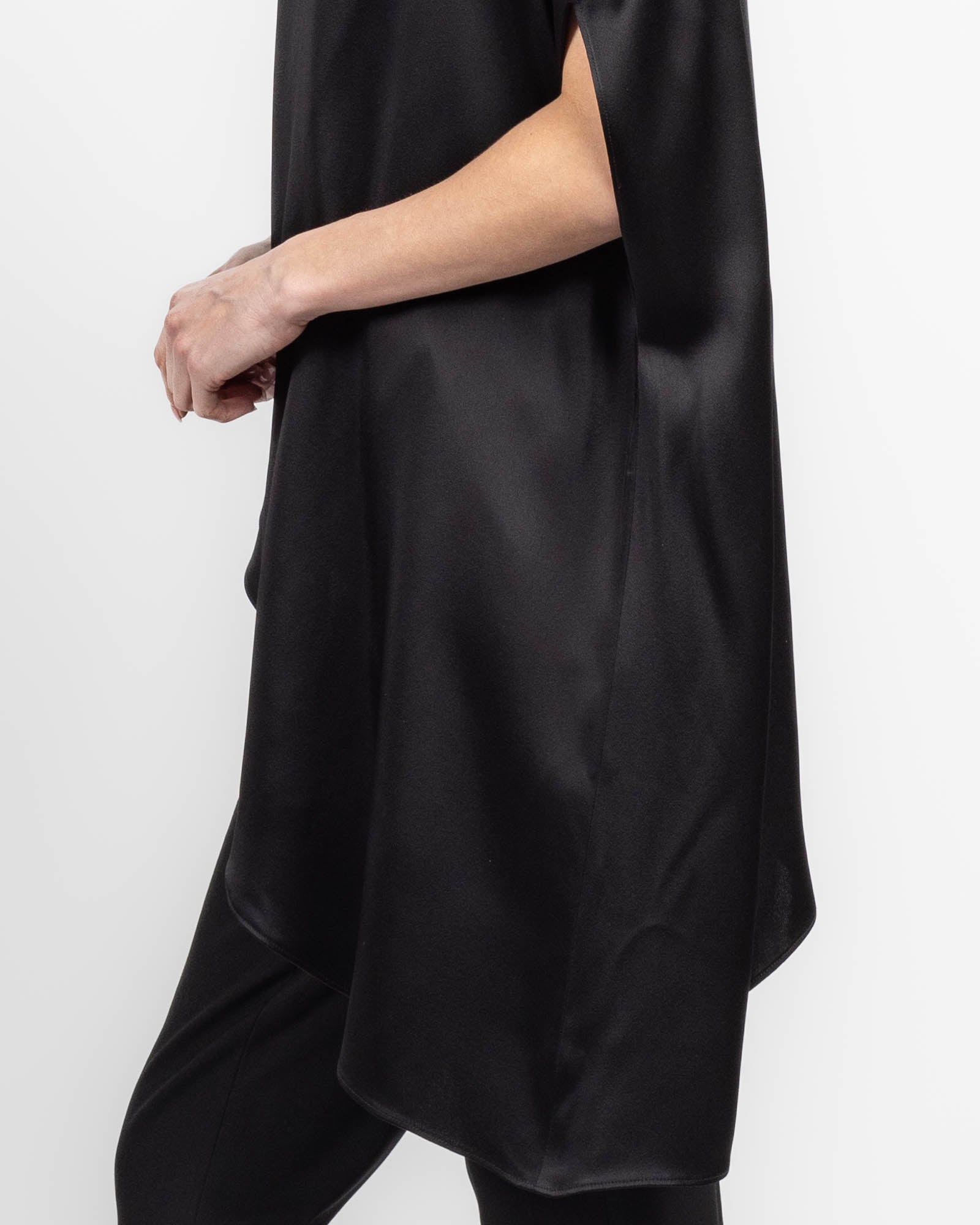 Asymmetric Cape Top