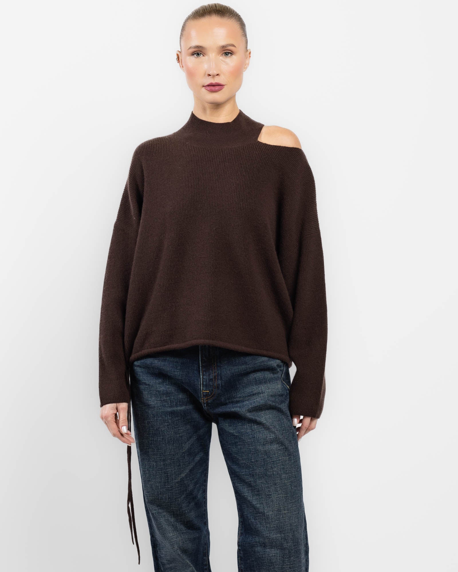 Pull en tricot à épaules ouvertes