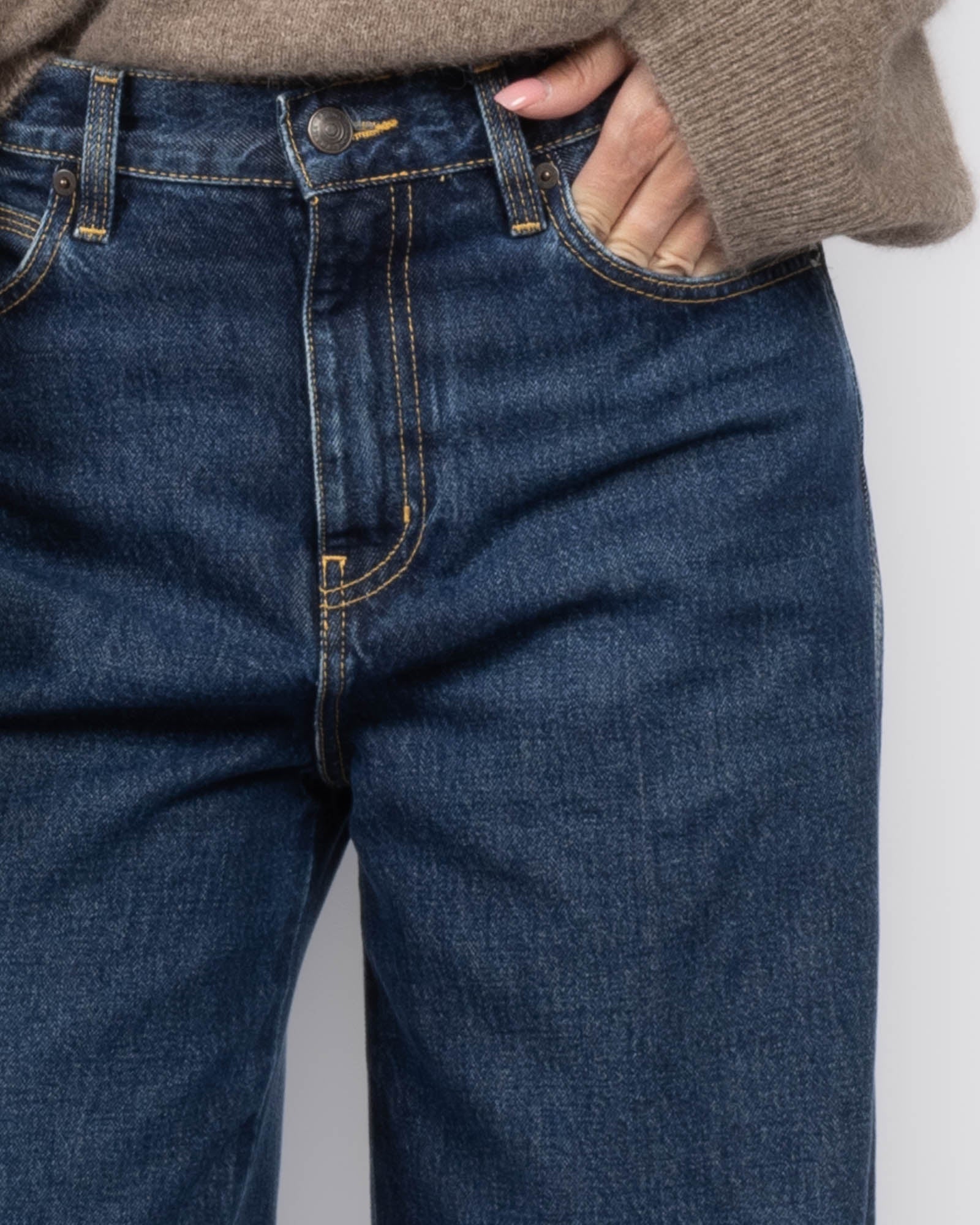 Le jean à revers larges