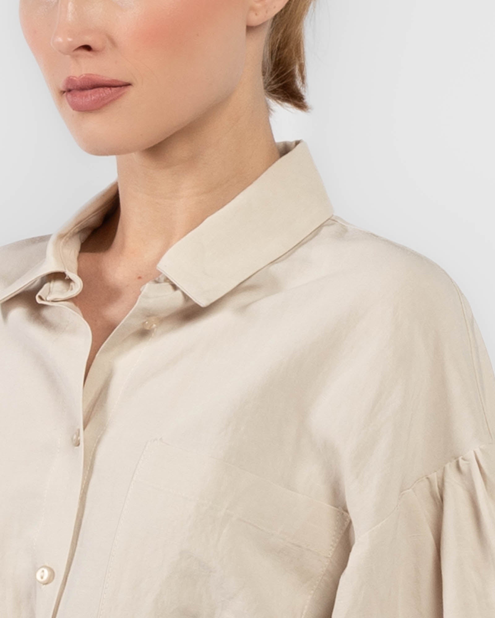 Chemise nouée sur le devant