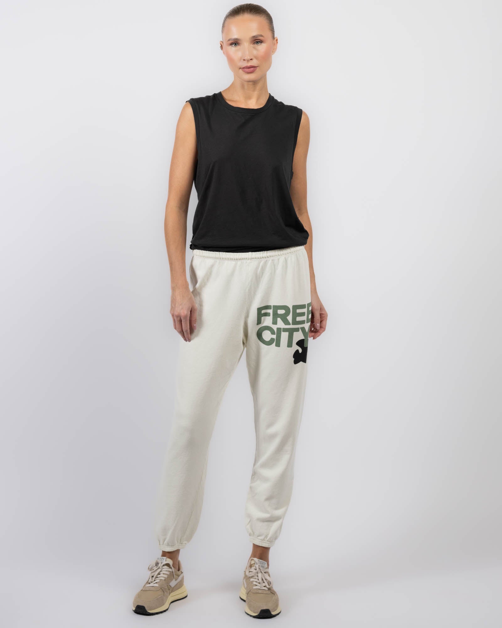 CLAN QUEEN Q’n Sweatpants Free size FREE CITY Large Sweatpants