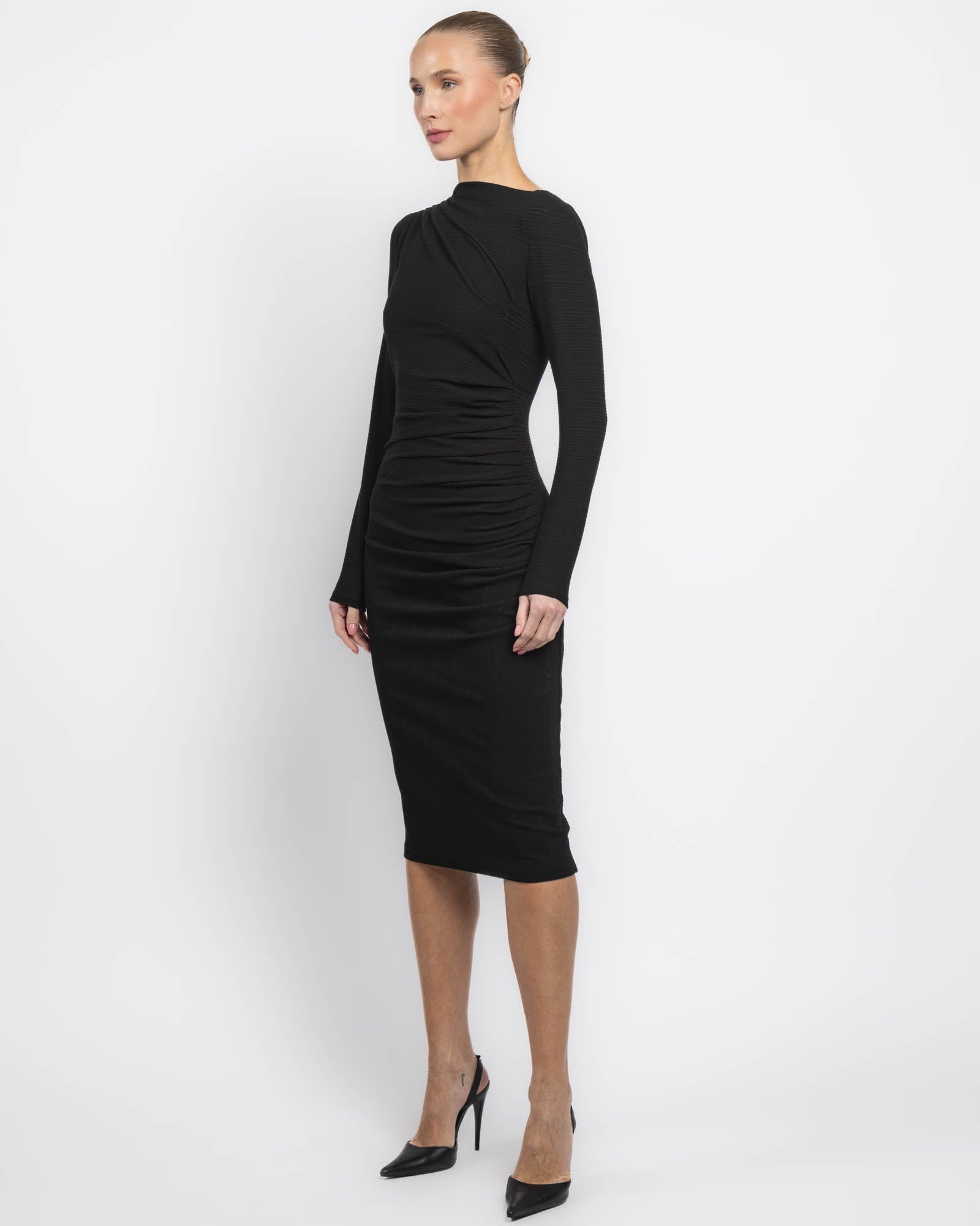 Robe mi-longue froncée