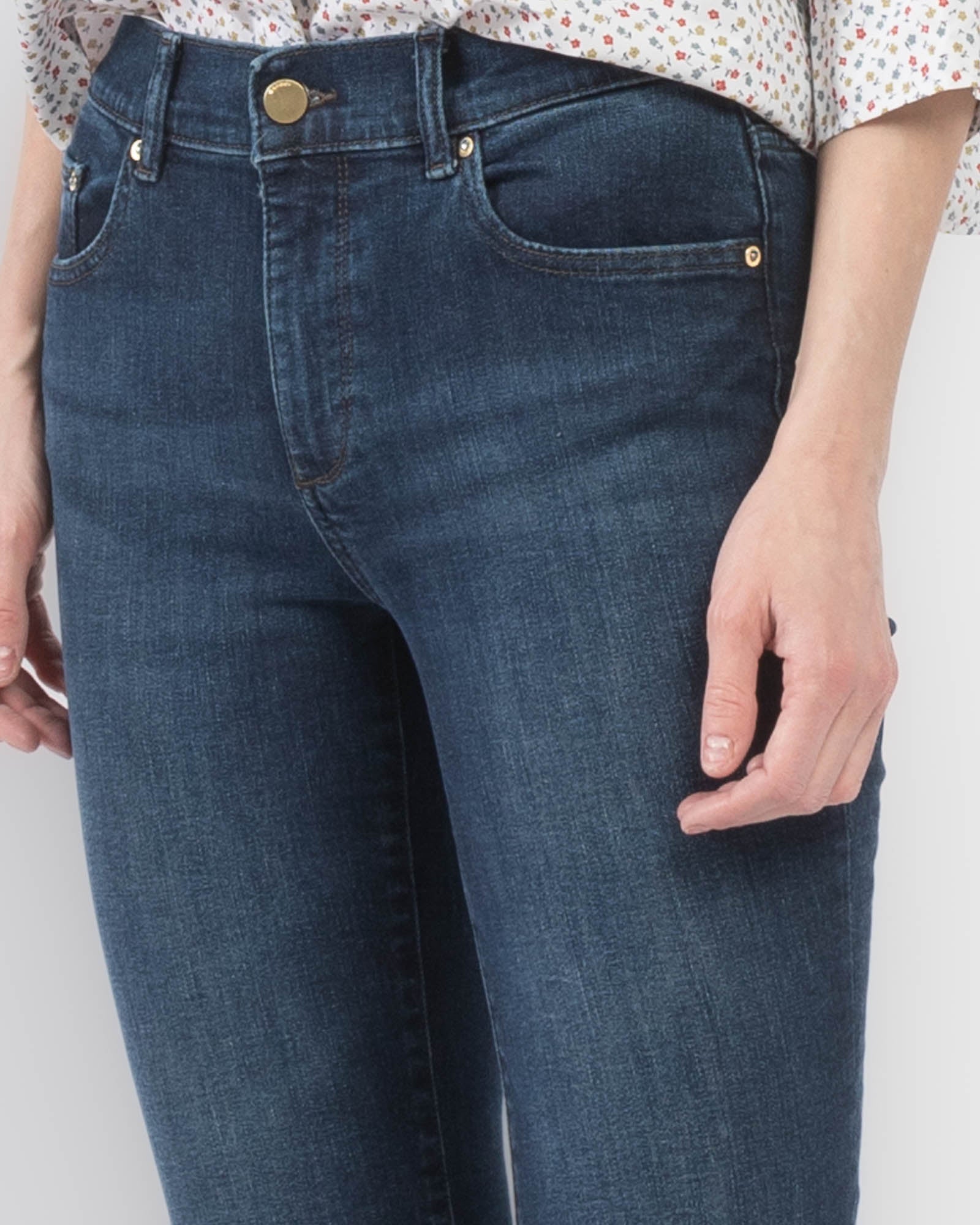 Mara Straight Jeans