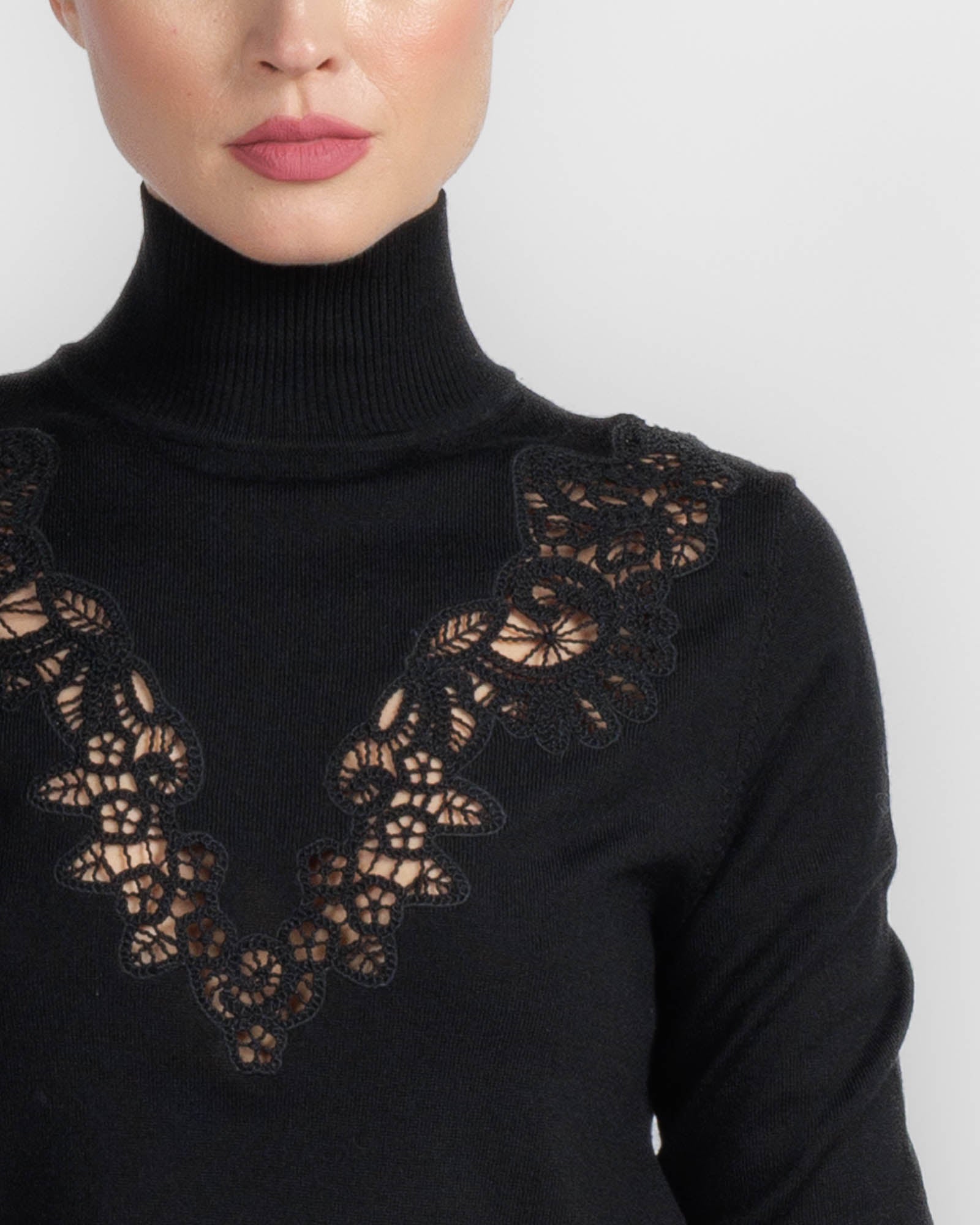 Valient Lace Turtleneck