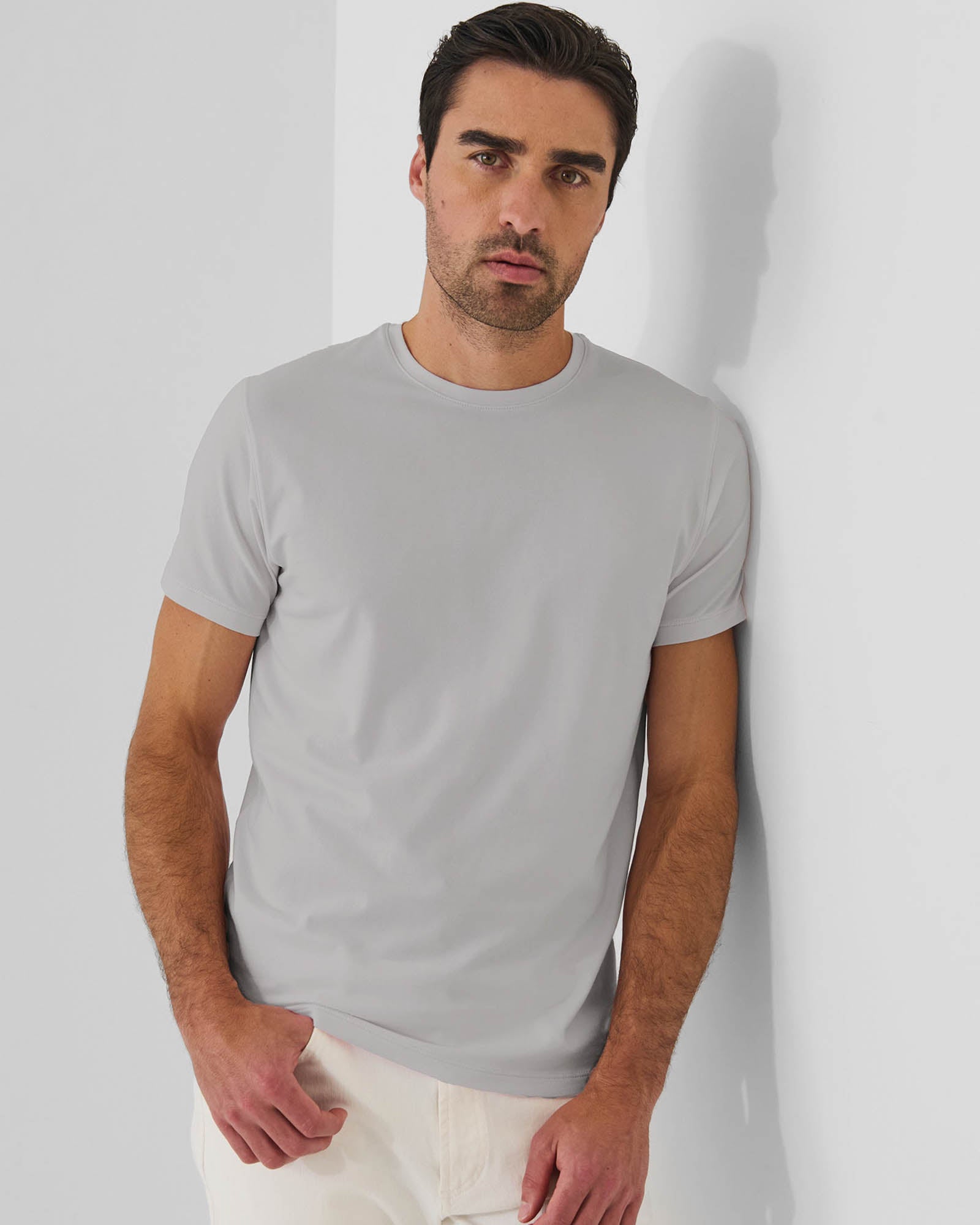 T-shirt ras du cou extensible à manches courtes