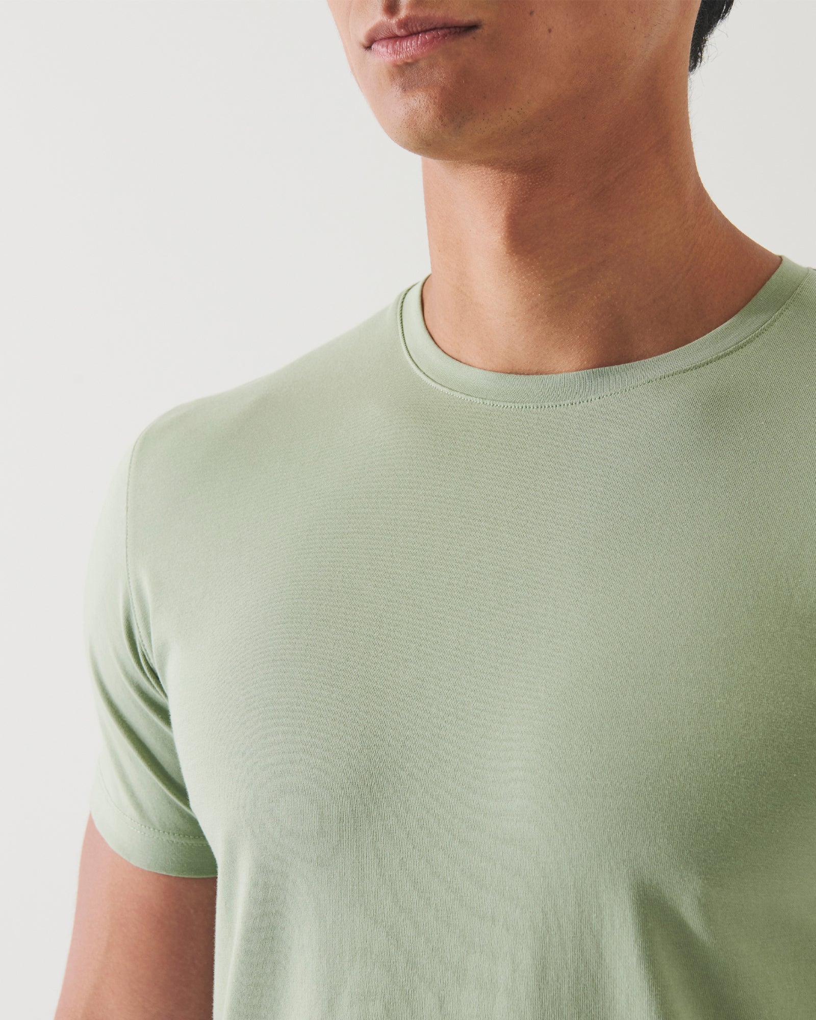 T-shirt ras du cou extensible à manches courtes