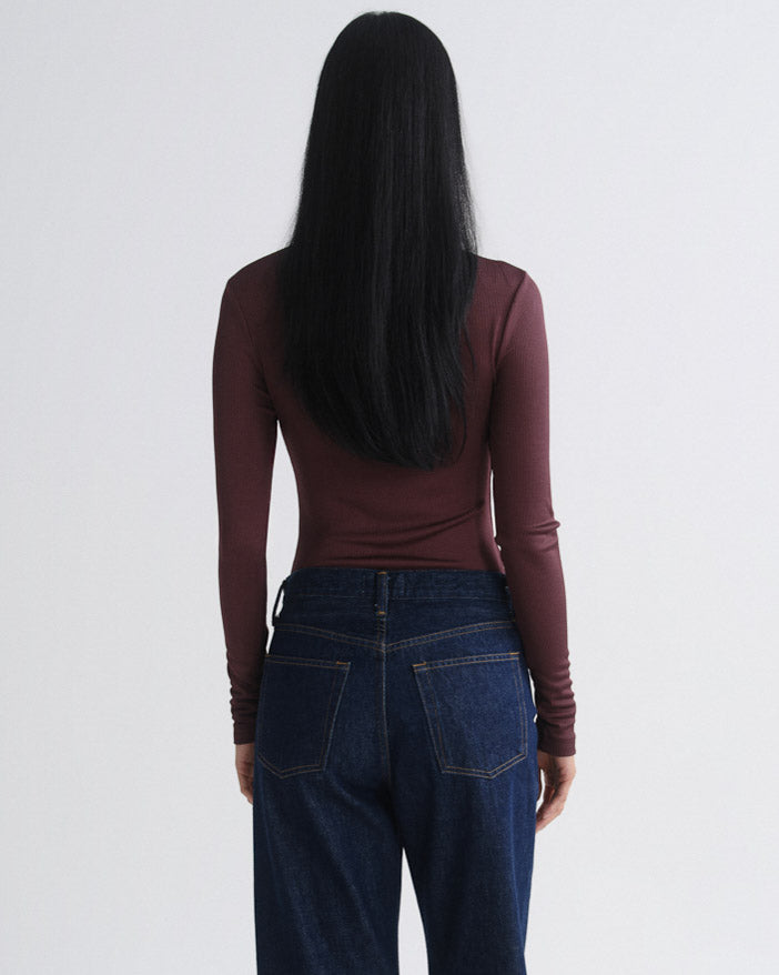 Delphi Slim Tee