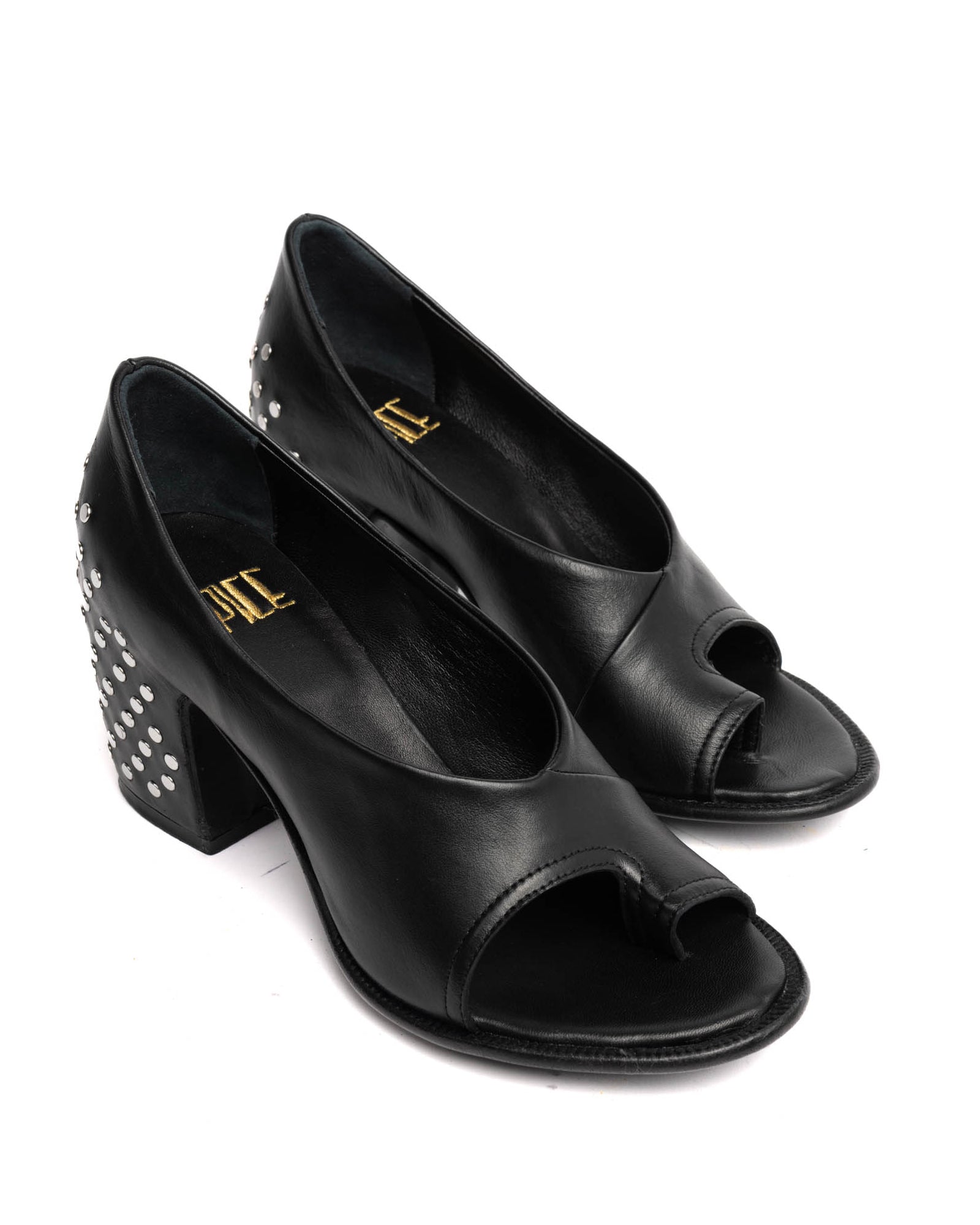 Ada Rivet Shoe