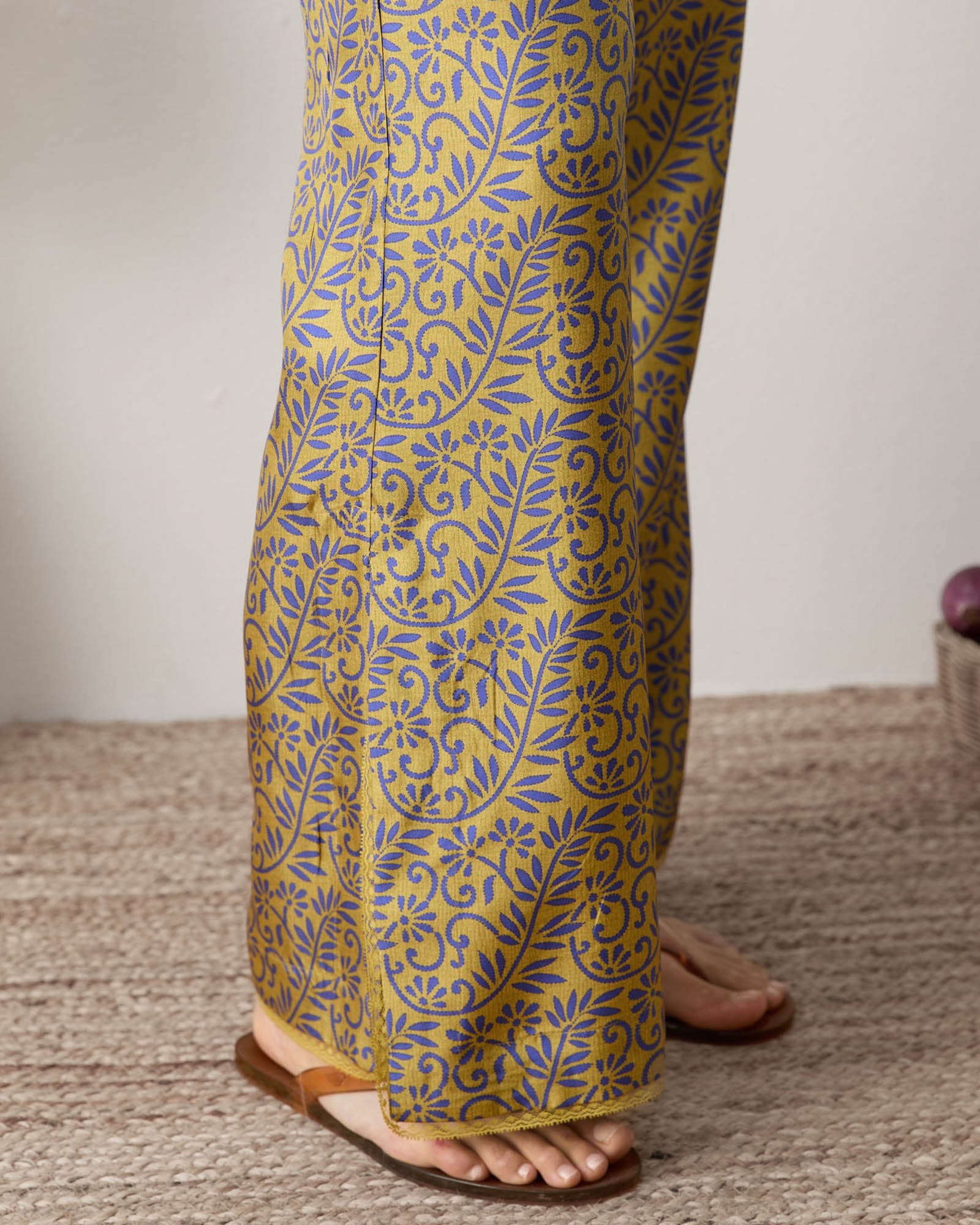 Verve Drawstring Split Pant