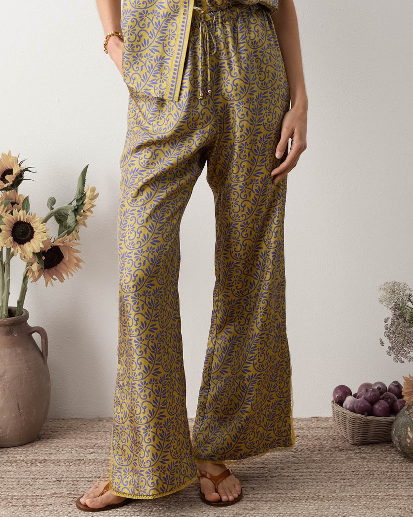 Verve Drawstring Split Pant