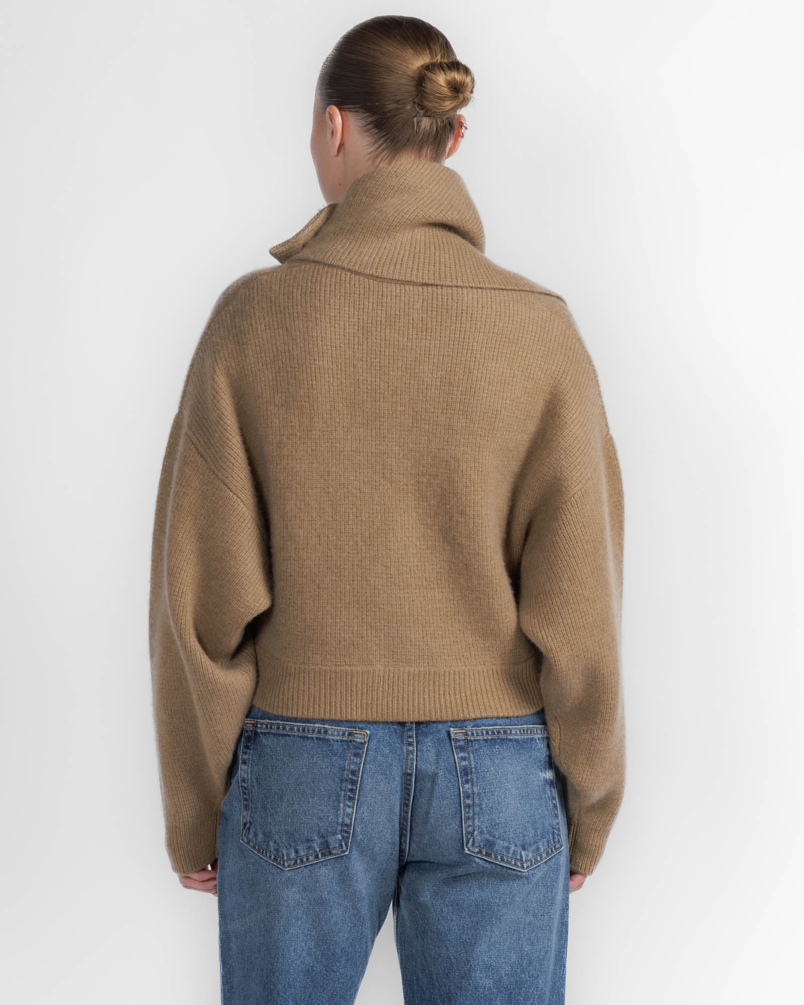 Derios Cardigan With Scarf