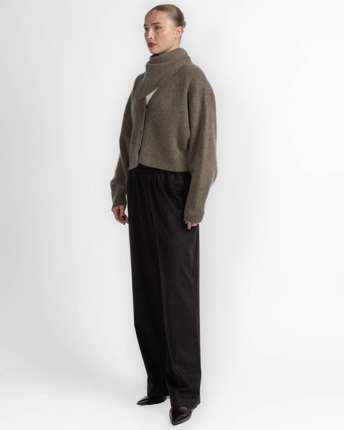 Derios Cardigan With Scarf