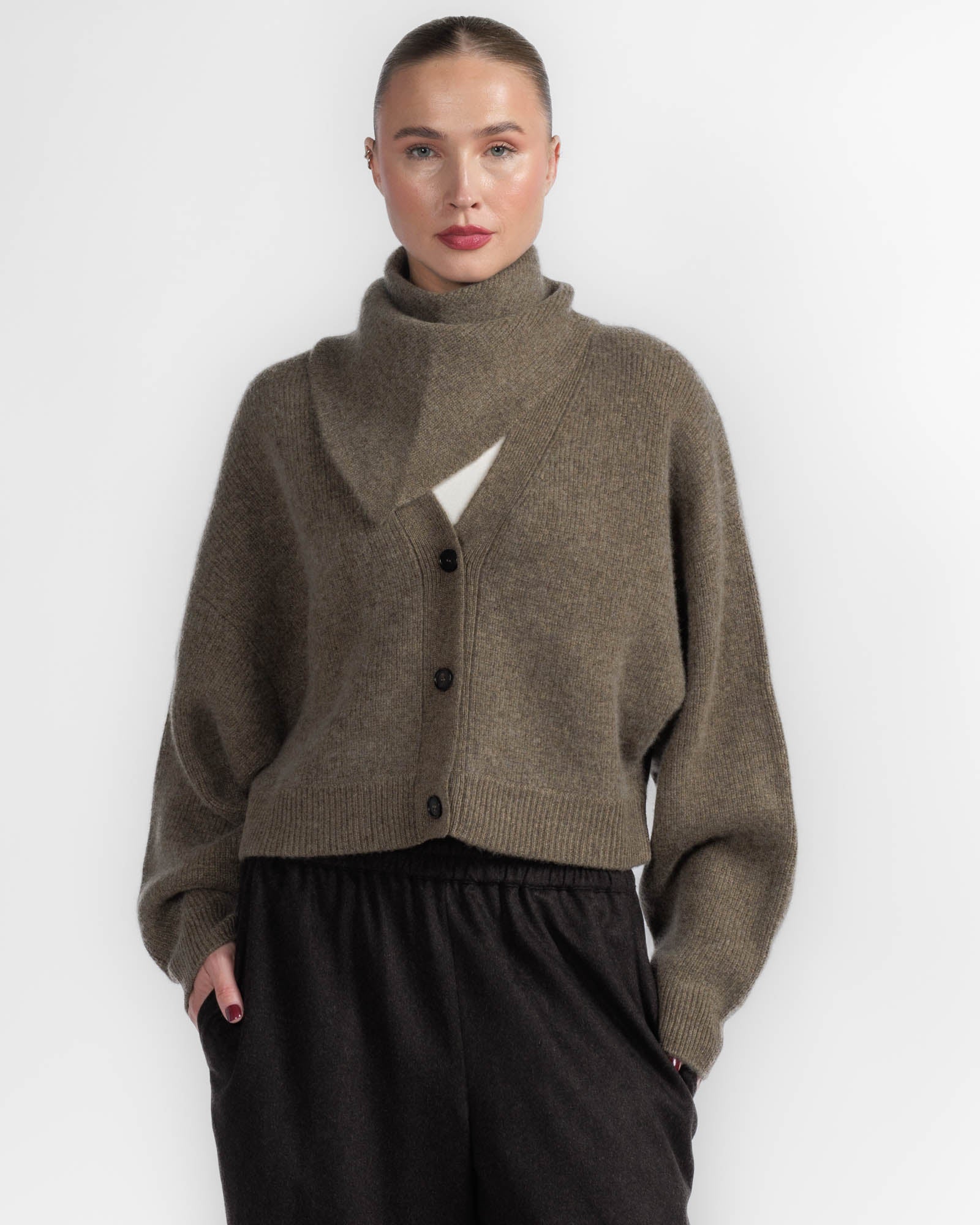 Derios Cardigan With Scarf