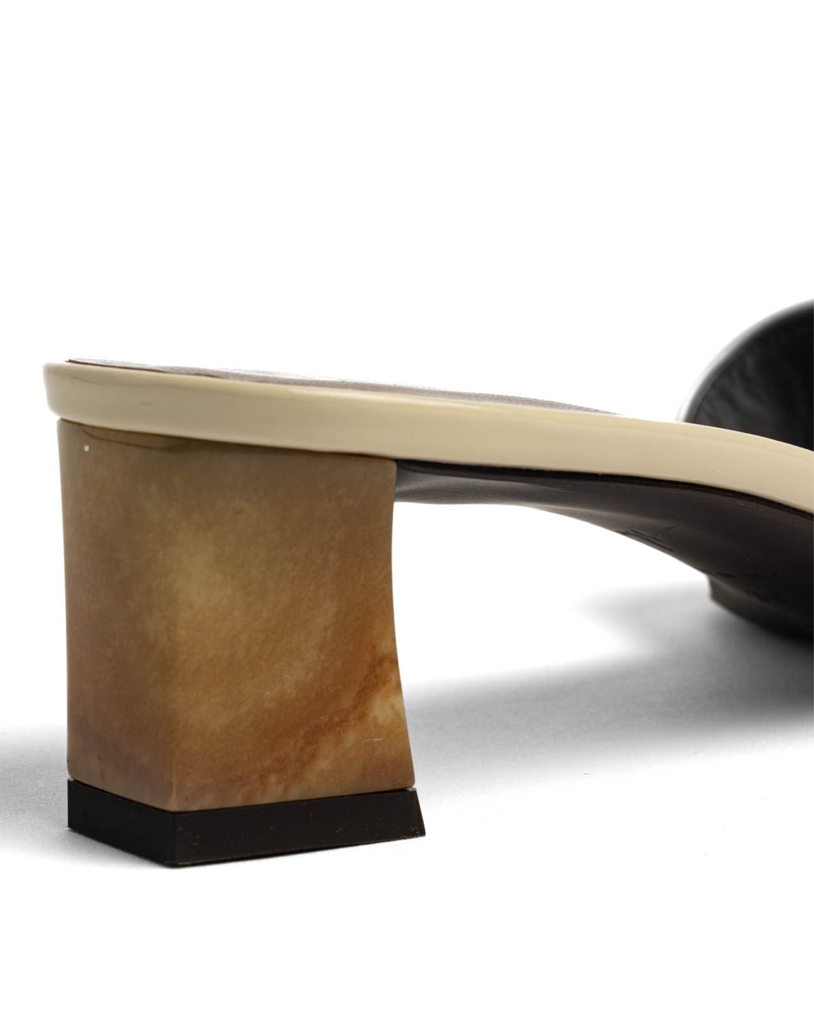 Vernice Heel