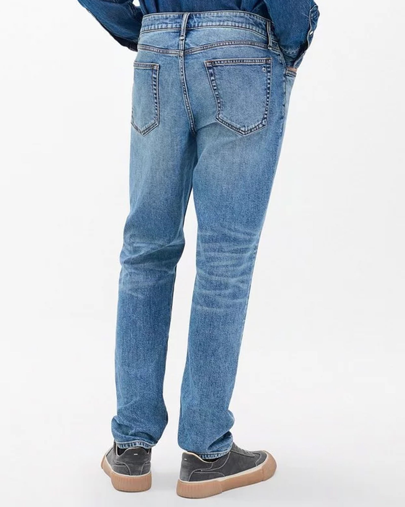 Fit 3 Authentic Jeans