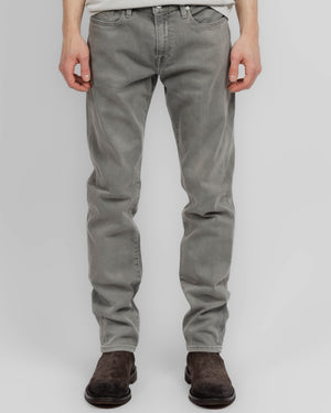 L'homme Slim Jean