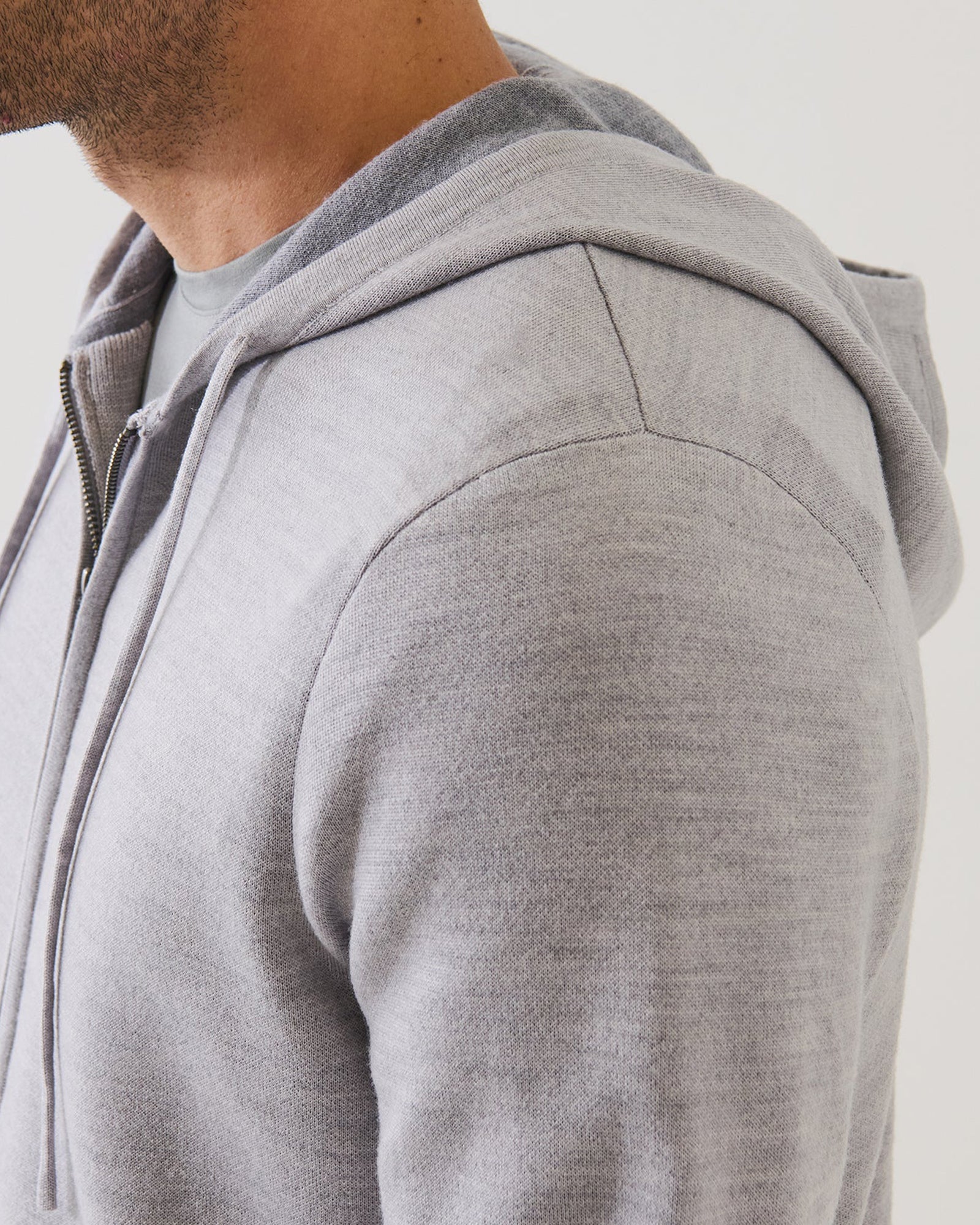 Sweat à capuche entièrement zippé