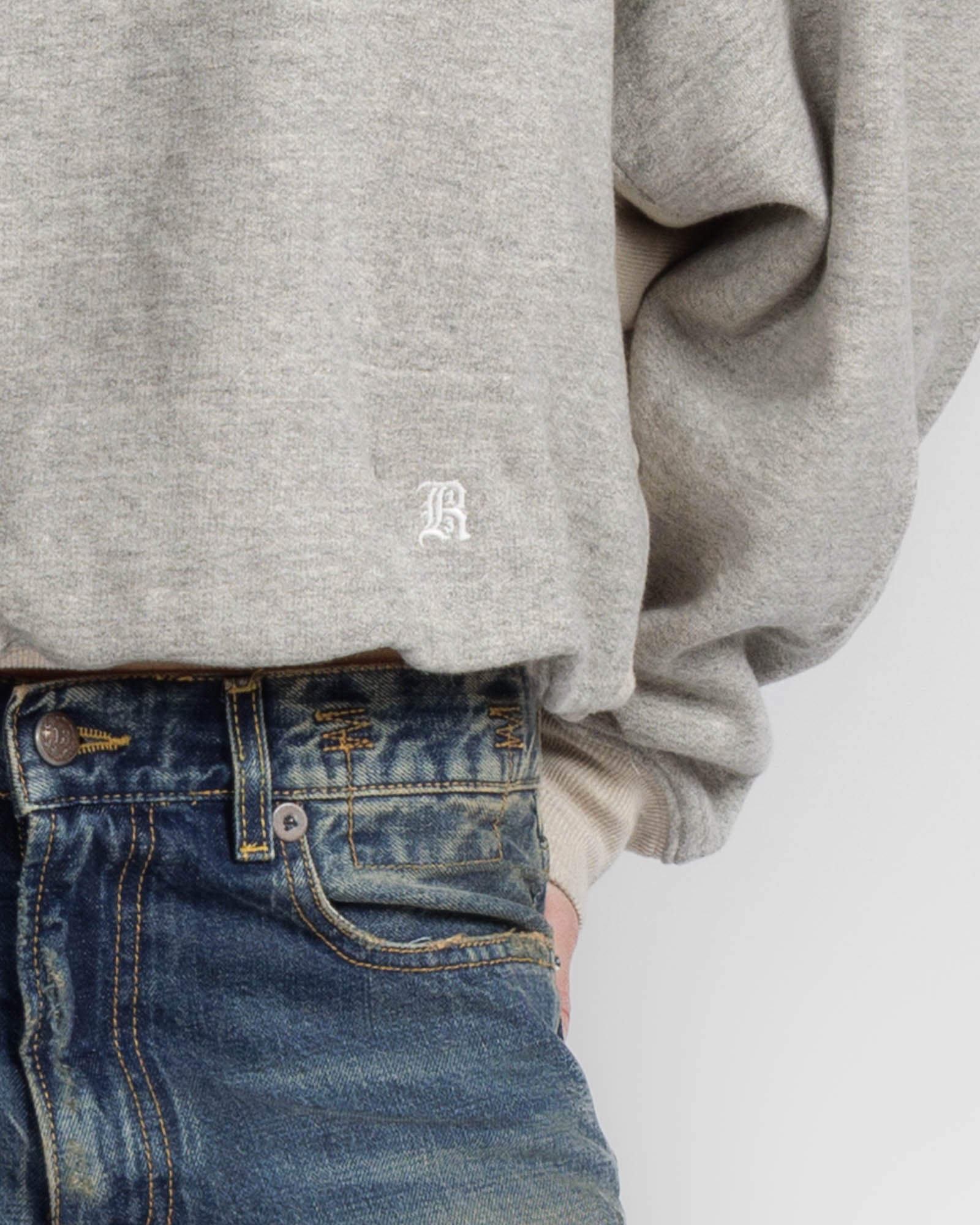 New York 13 Balloon Crewneck