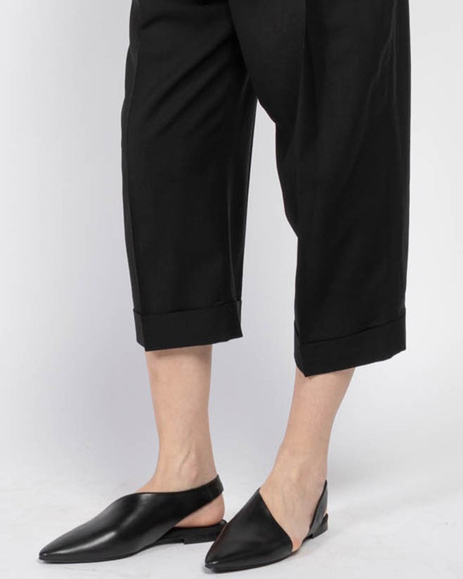 Asymmetrical flats store
