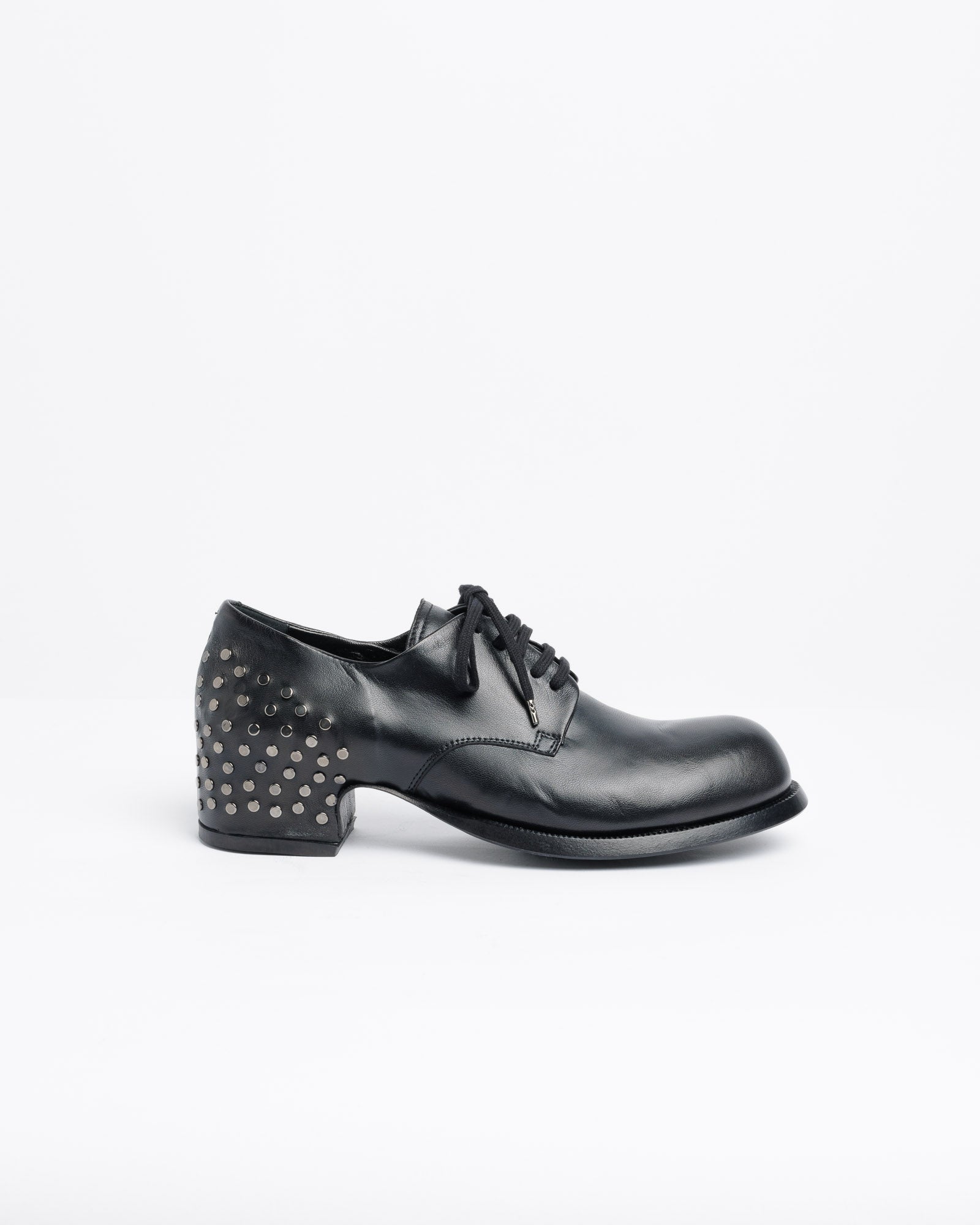 Sira Rivet Shoe