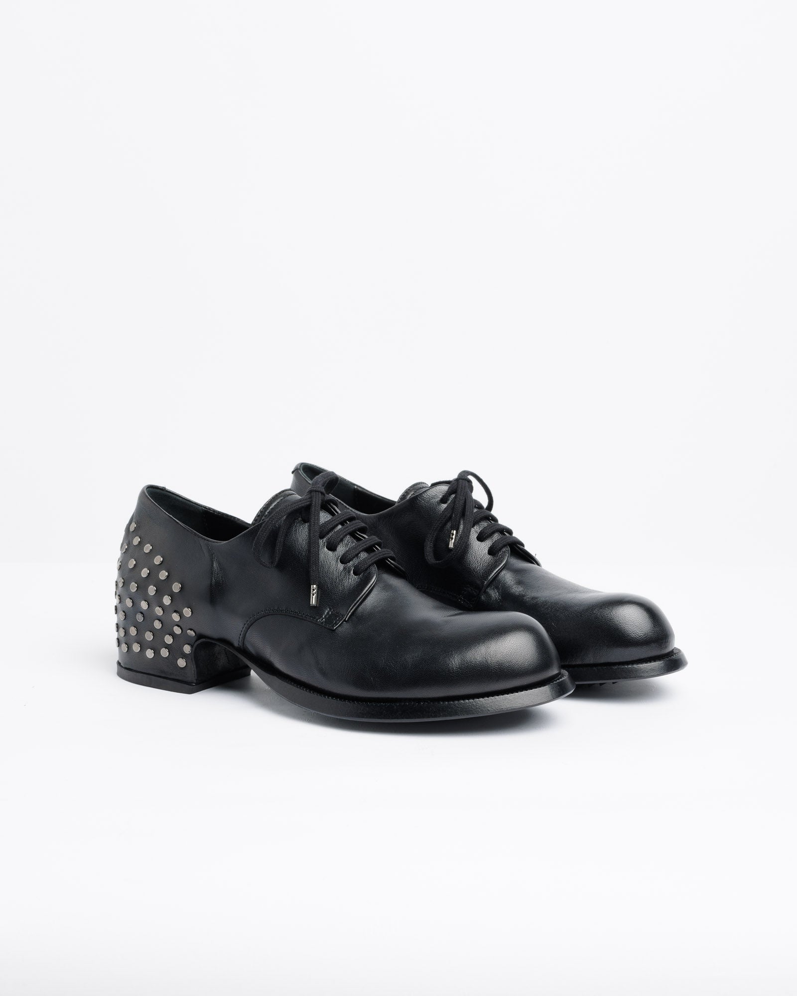 Sira Rivet Shoe