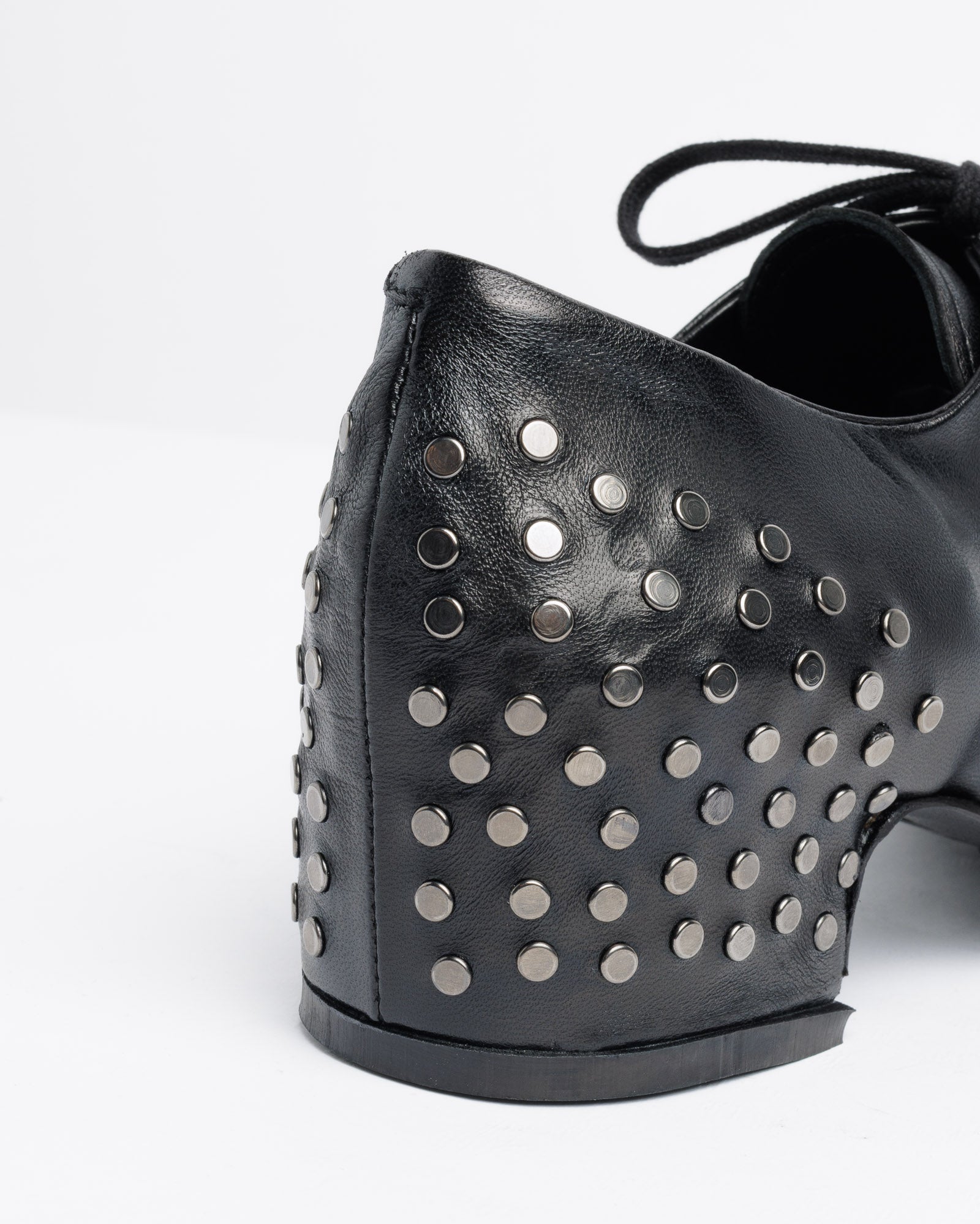 Sira Rivet Shoe