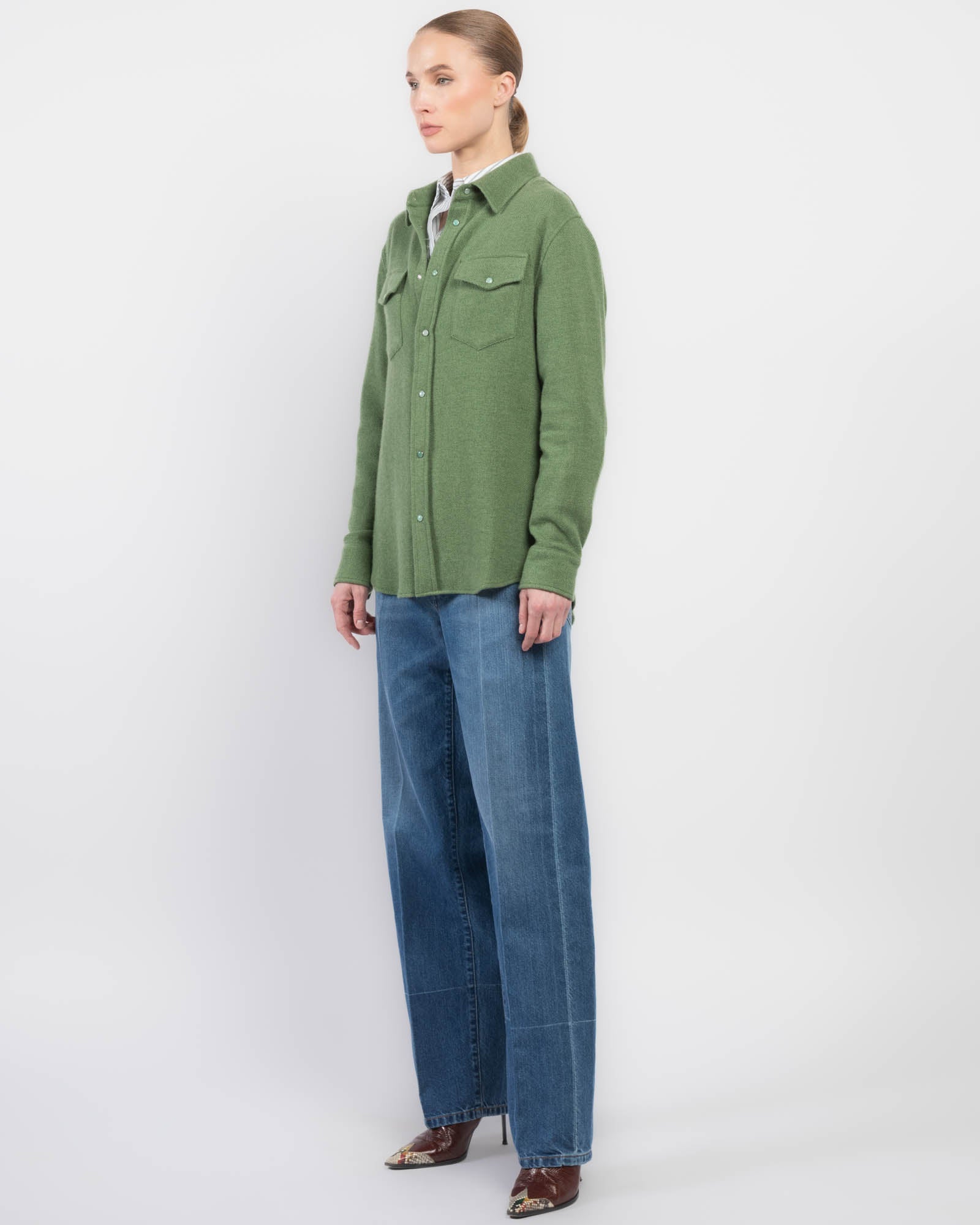 Chemise en cachemire vert saule