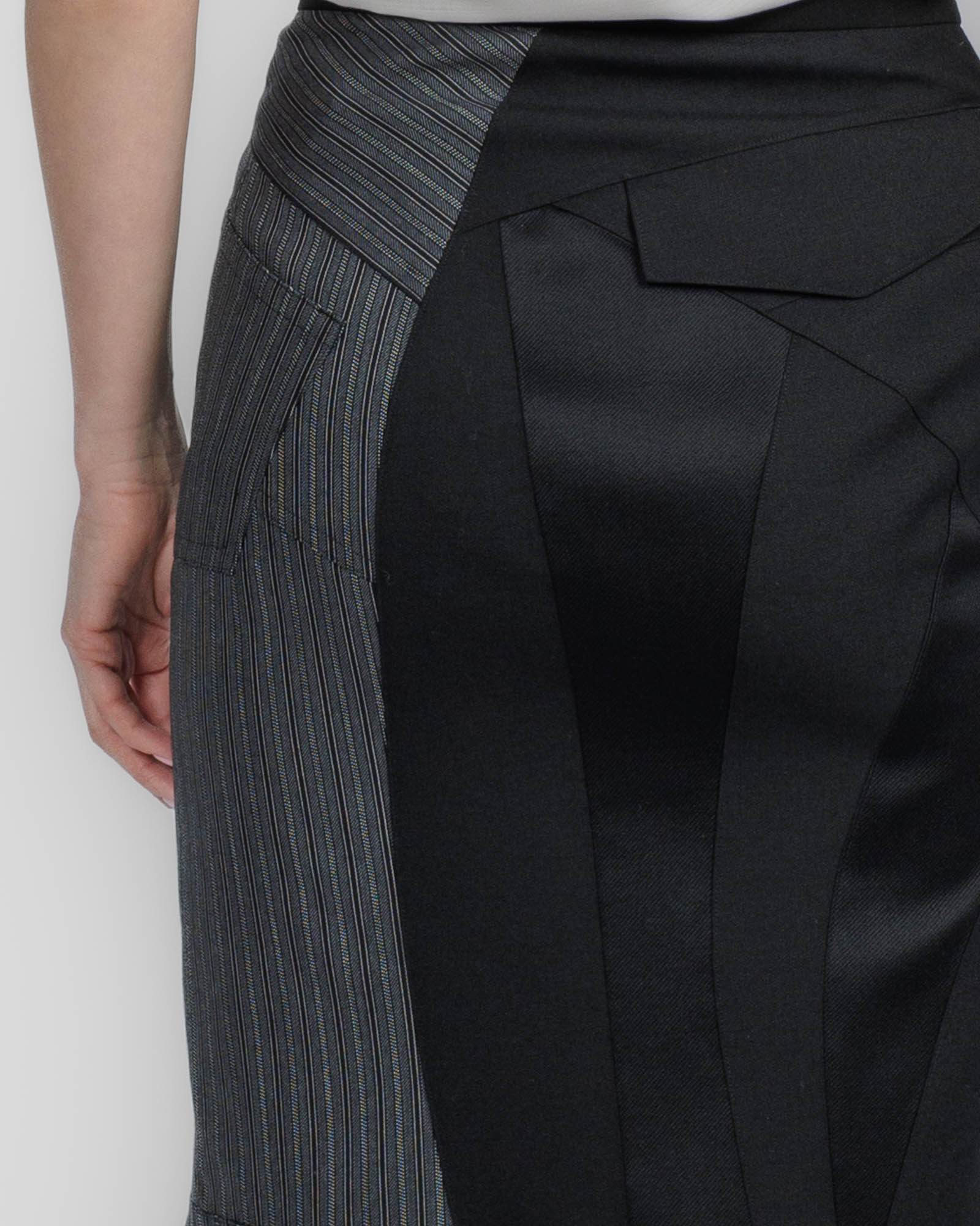 Asymmetrical Tight Skirt