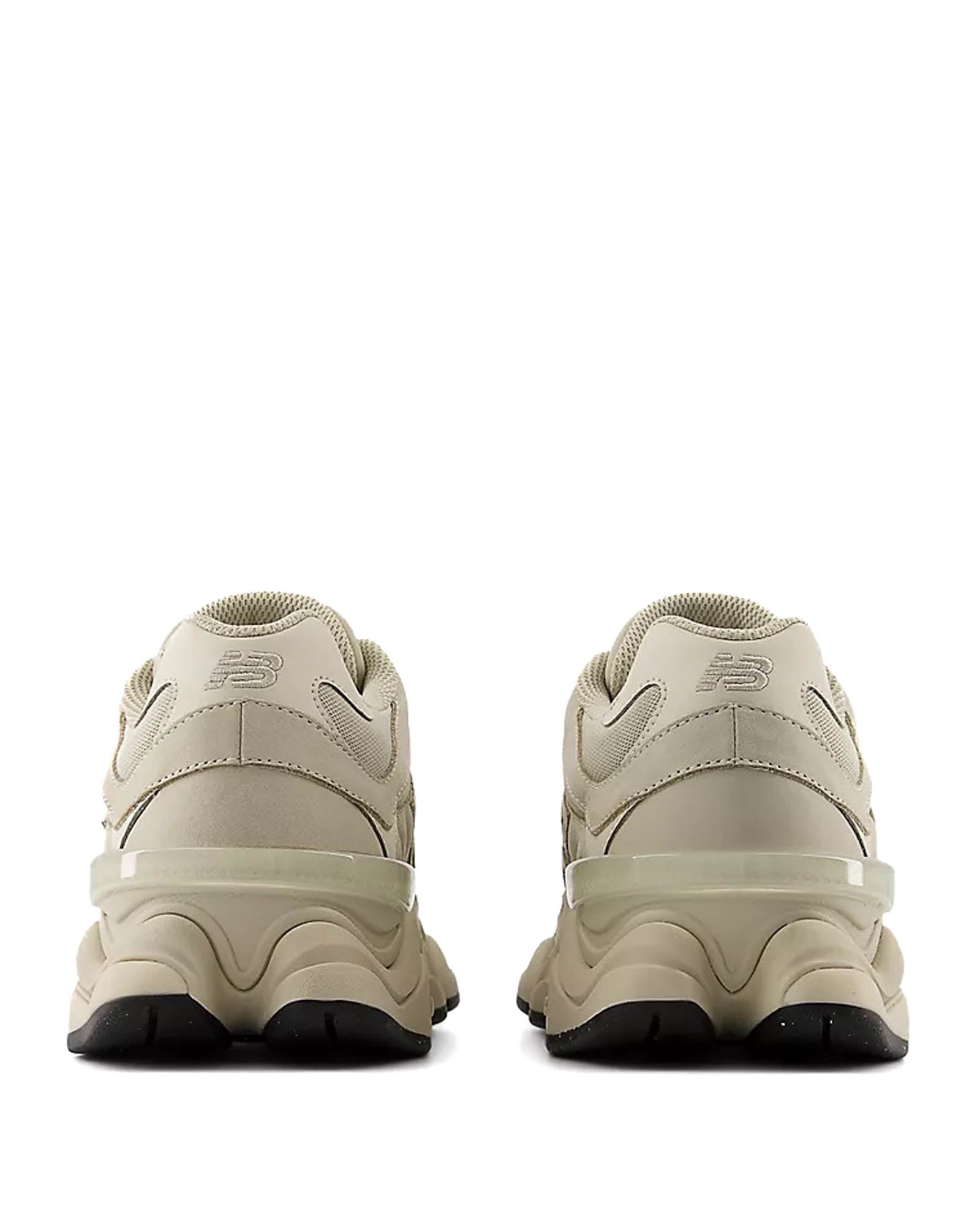 9060 Sneakers