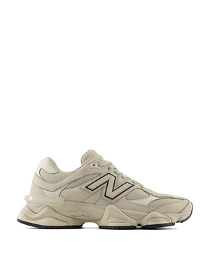 9060 Sneakers