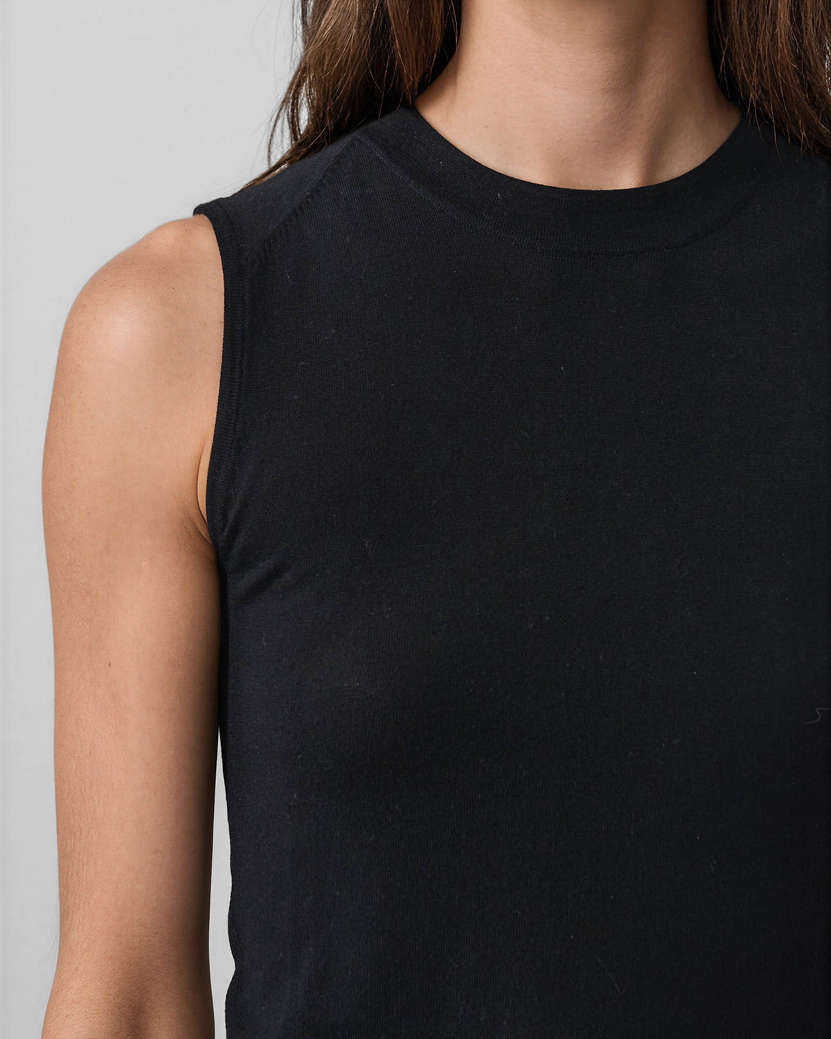 Sleeveless High Crewneck Tank