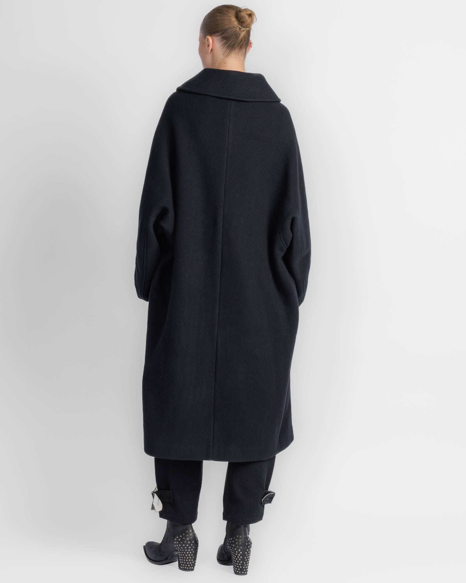 U-Arranged Sleeve Coat