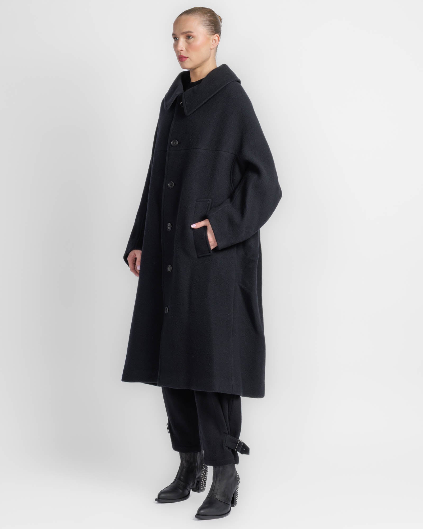 U-Arranged Sleeve Coat