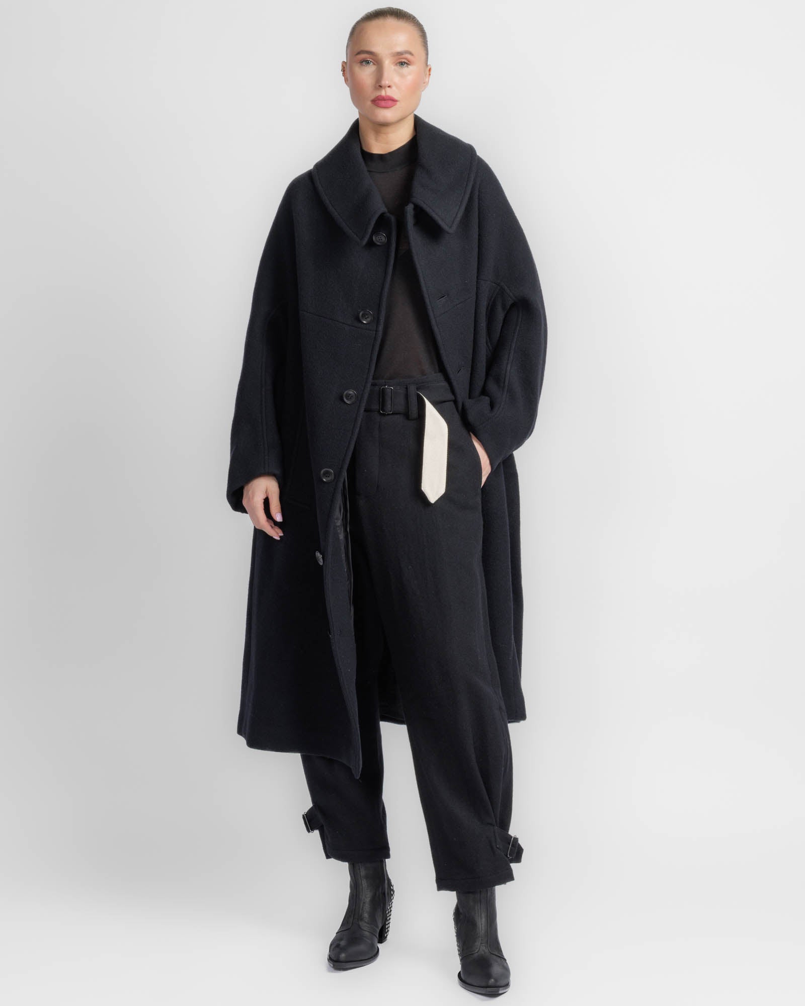 U-Arranged Sleeve Coat