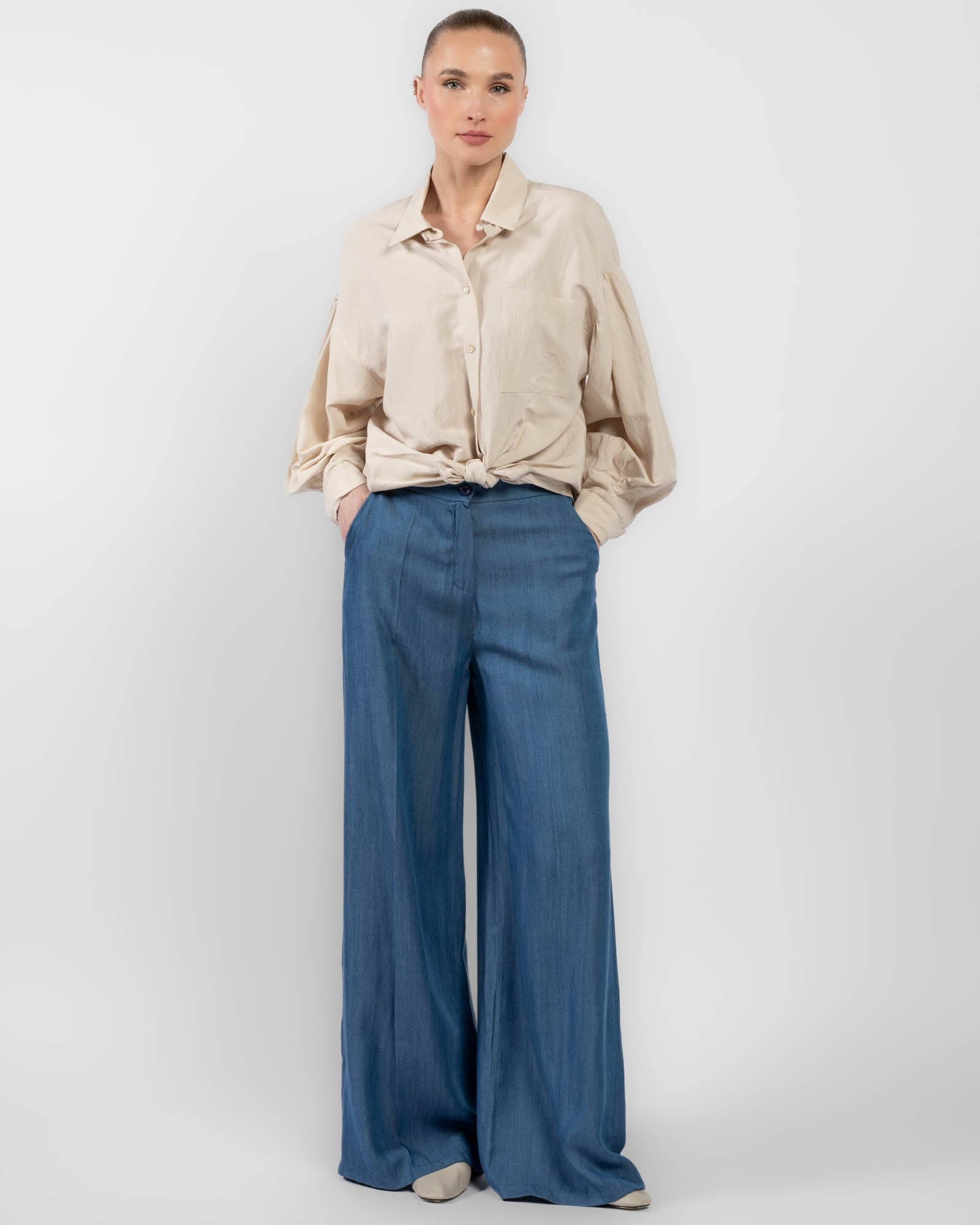 Chemise nouée sur le devant