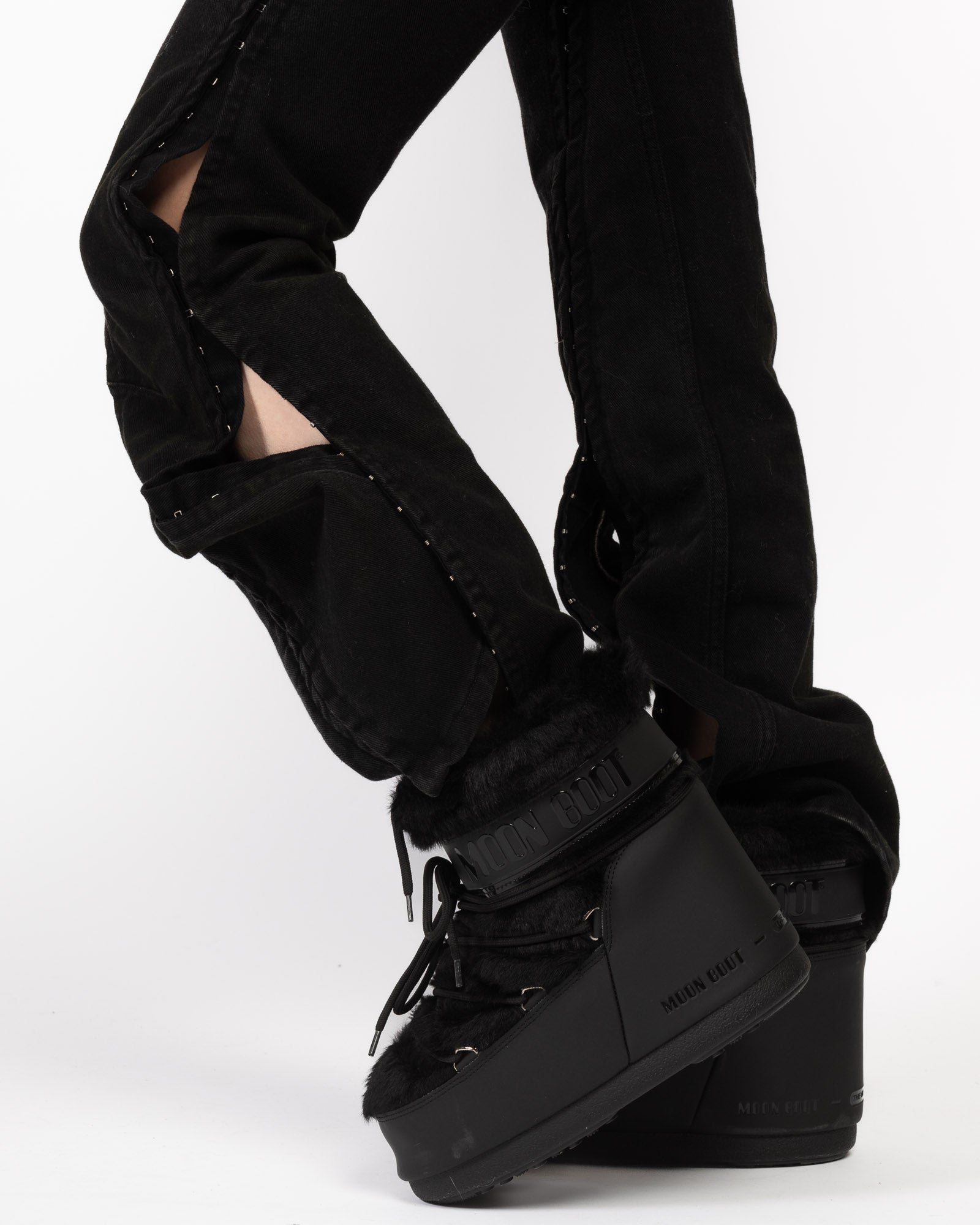 moonboot 黒　furry MOON BOOT Icon plush and leather-like snow boots | NET-A-PORTER