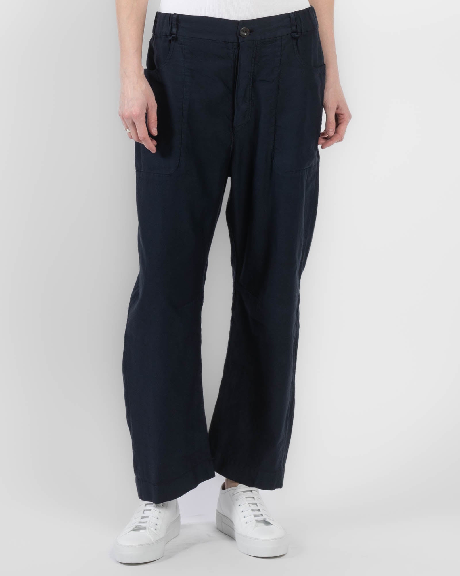 Pantalon à jambes courbées