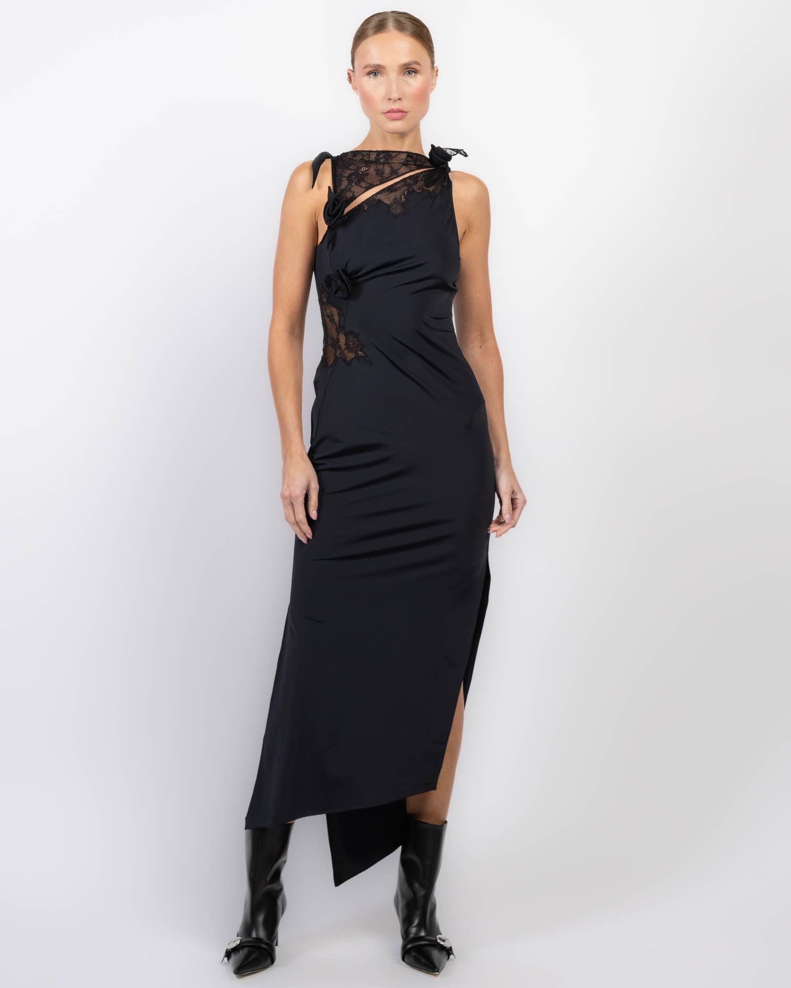 Robe fleurie en dentelle