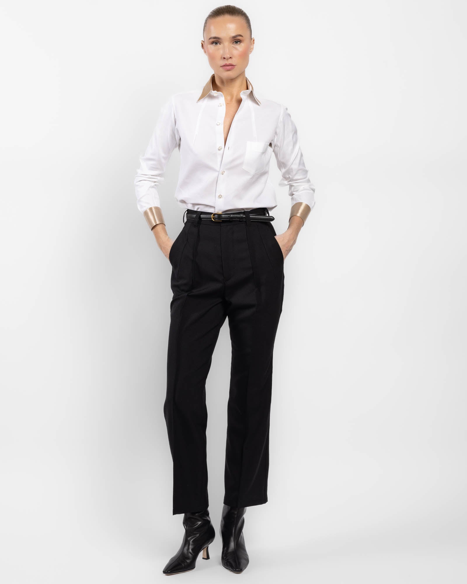 Chemise à détails dorés