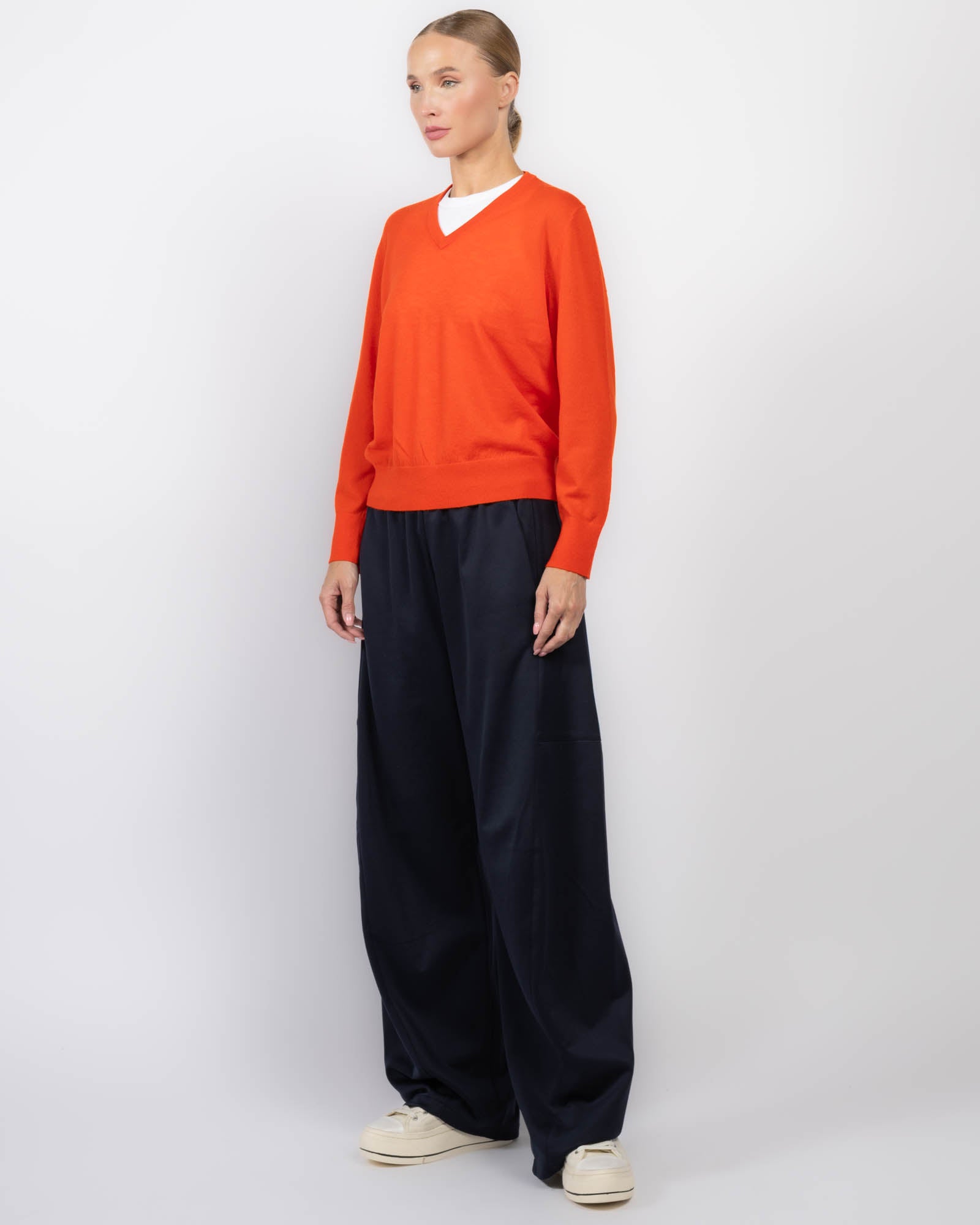 Skinline V-Neck Sweater