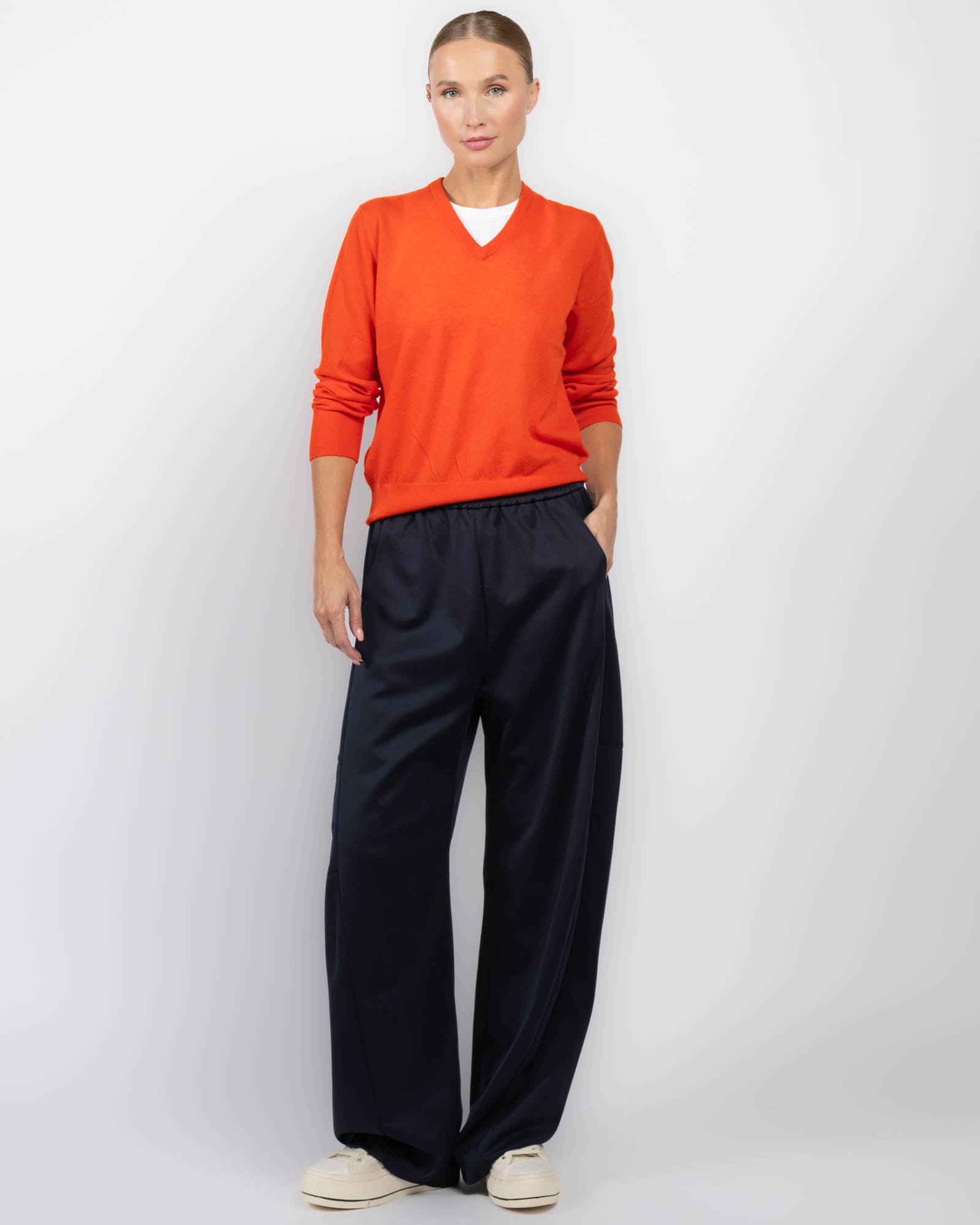 Skinline V-Neck Sweater