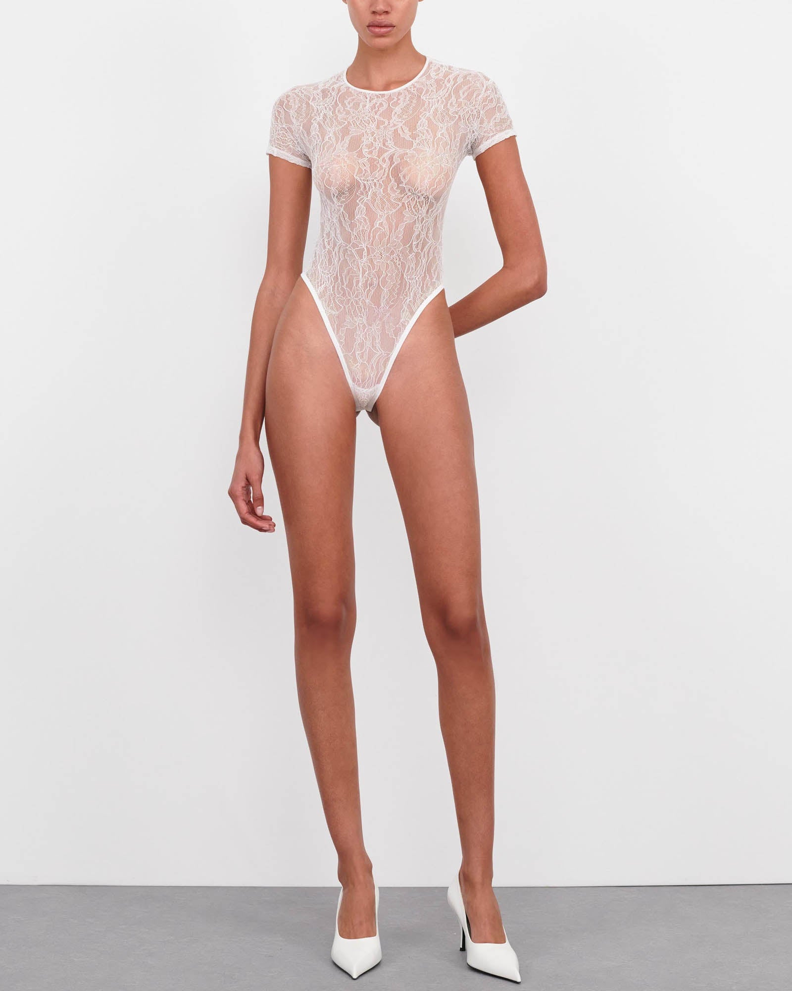 Body à manches courtes en dentelle