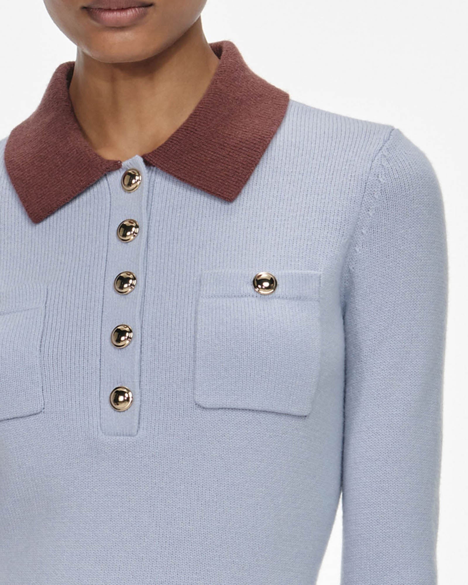 Haut à col contrasté